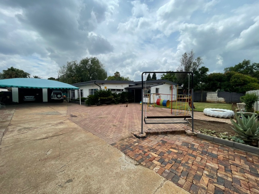 To Let 4 Bedroom Property for Rent in Potchefstroom South North West